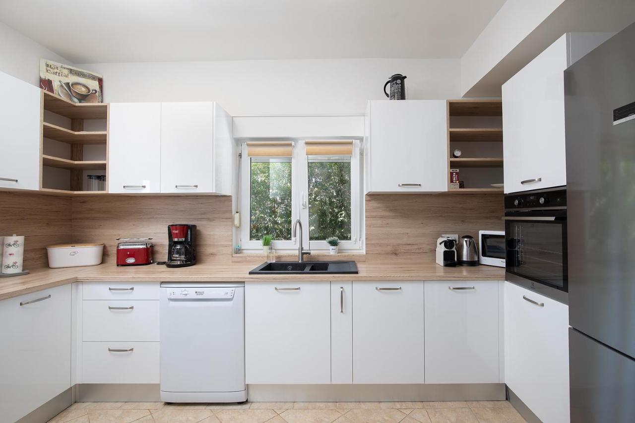 Villa Papillon - Top Ausgestattete Ferienoase Пула Екстериор снимка