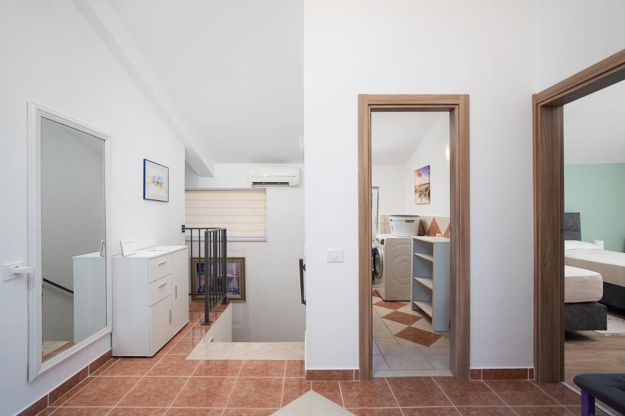 Villa Papillon - Top Ausgestattete Ferienoase Пула Екстериор снимка